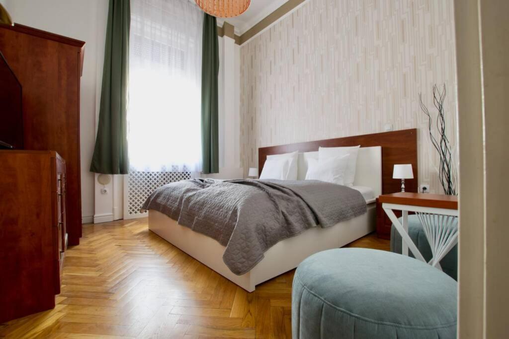 Premium Apartment By Hi5-Vaci Str. 3 Bedroom Budapest Luaran gambar